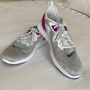 Nike FlexTR9 sneakers